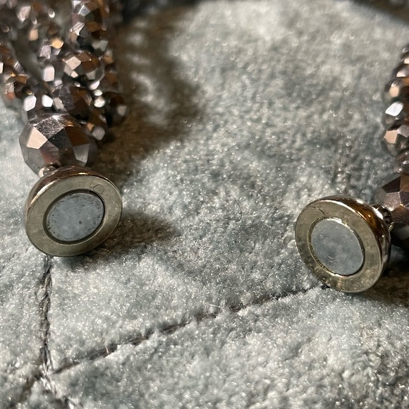 Sparkling 5 Strand Faceted Crystal Glass Beaded Bracelet with Magnetic Closure - Picture 5 of 12